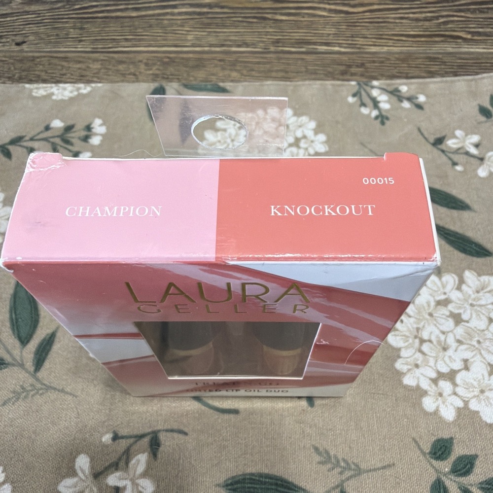 Laura Geller Treat-N-Go Hydrating Lip Oil Duo Pink Red 0.11 fl oz / 3.2 ml - Picture 2 of 3